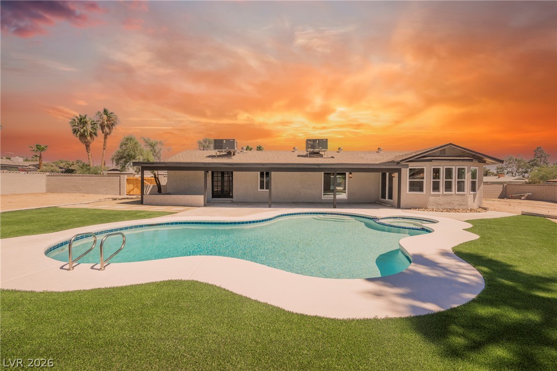2755 S Torrey Pines Drive