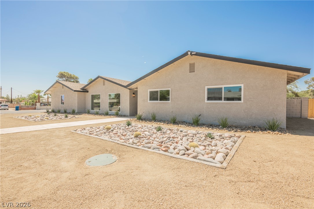 2755 S Torrey Pines Drive