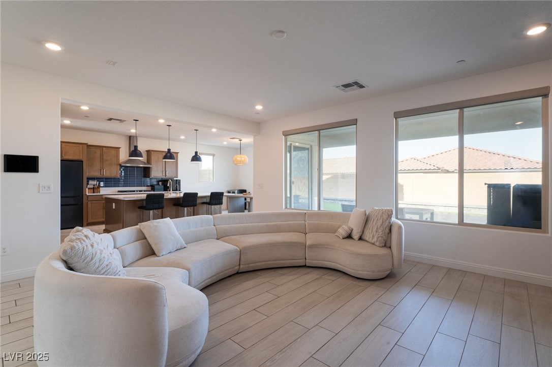 6486 Vanhoven Crest Street