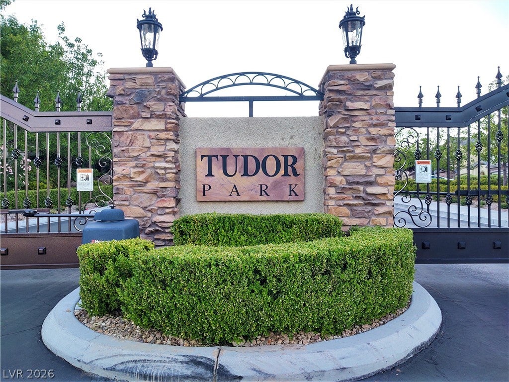 9213 Tudor Park Place