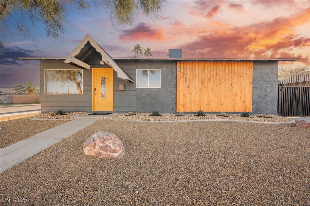 3114 Scarlet Oak Avenue