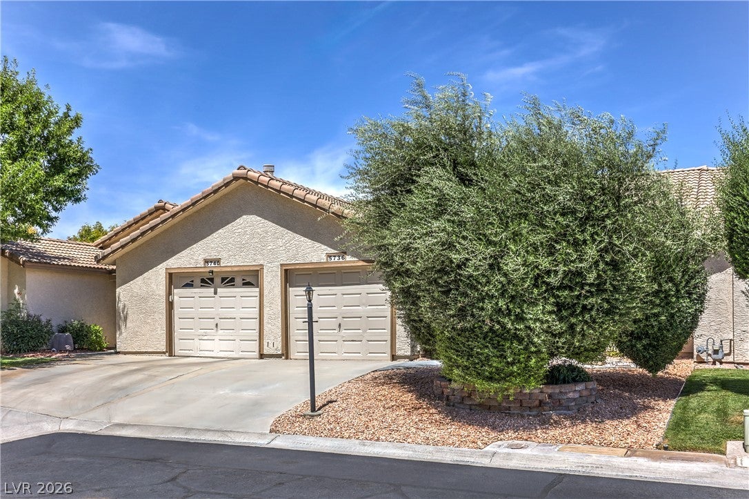 5736 Colwood Lane