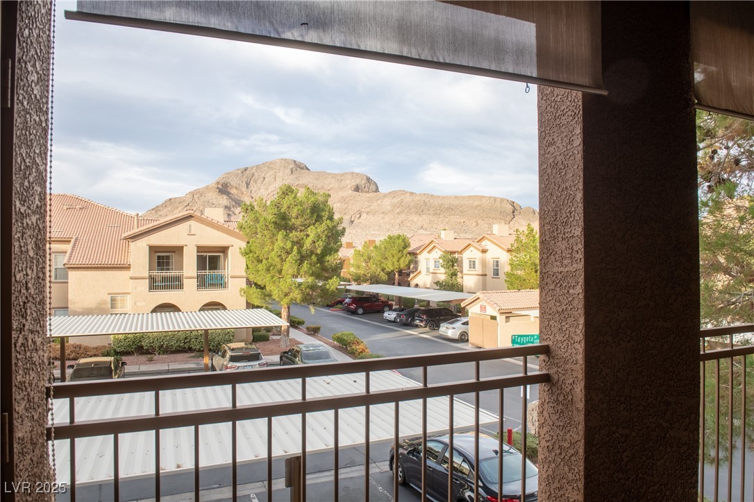 Las Vegas, Nevada 89129, United States, 2 Bedrooms Bedrooms, ,2 BathroomsBathrooms,Residential,Active,226842