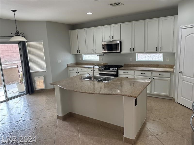 2805 Alma Lidia Avenue