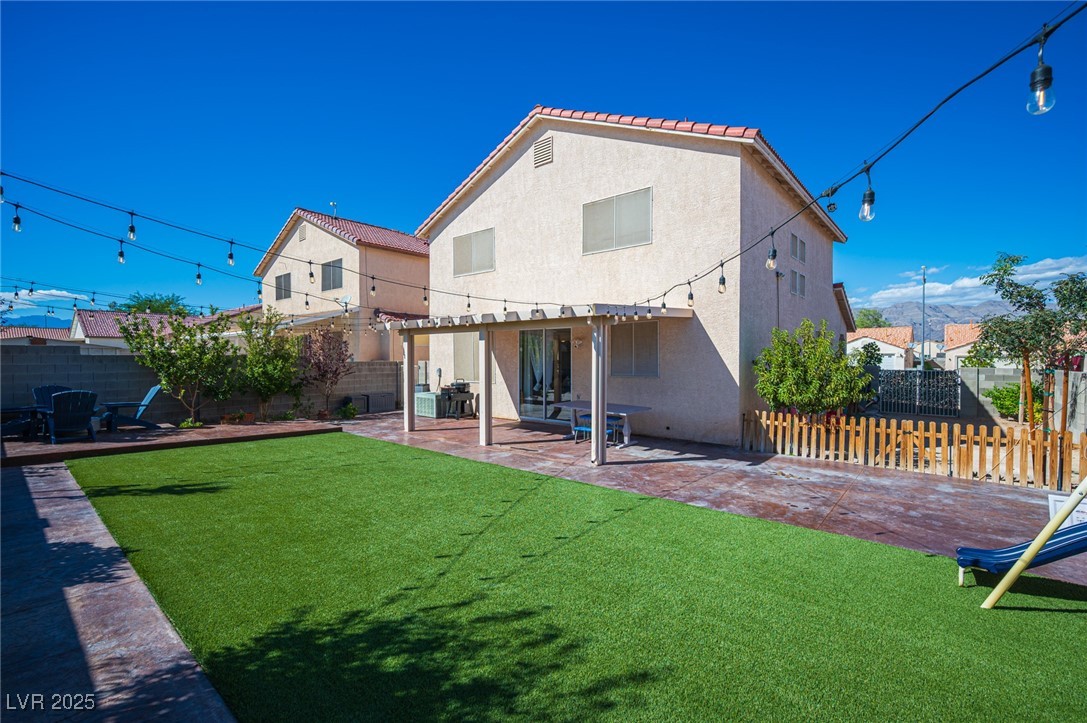 717 W Azure Avenue
