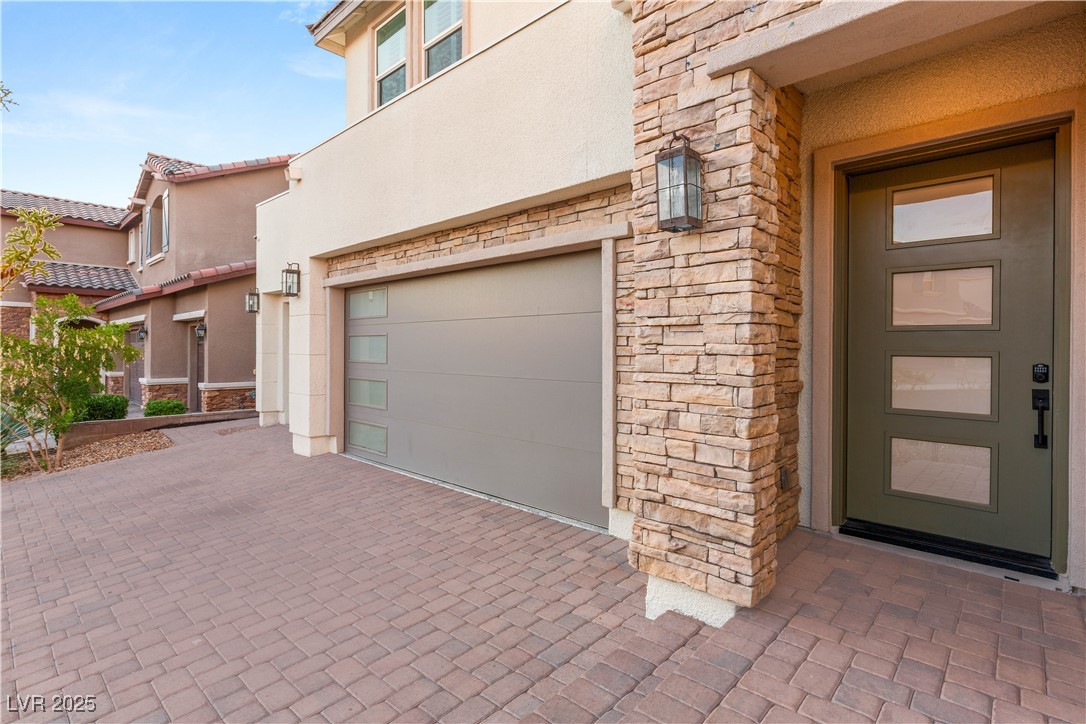 2554 Hazelburn Avenue