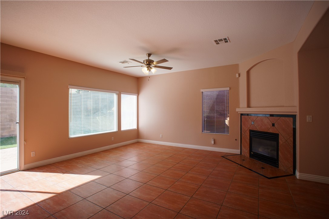 10621 Olivebranch Avenue, Las Vegas, Nevada image 6