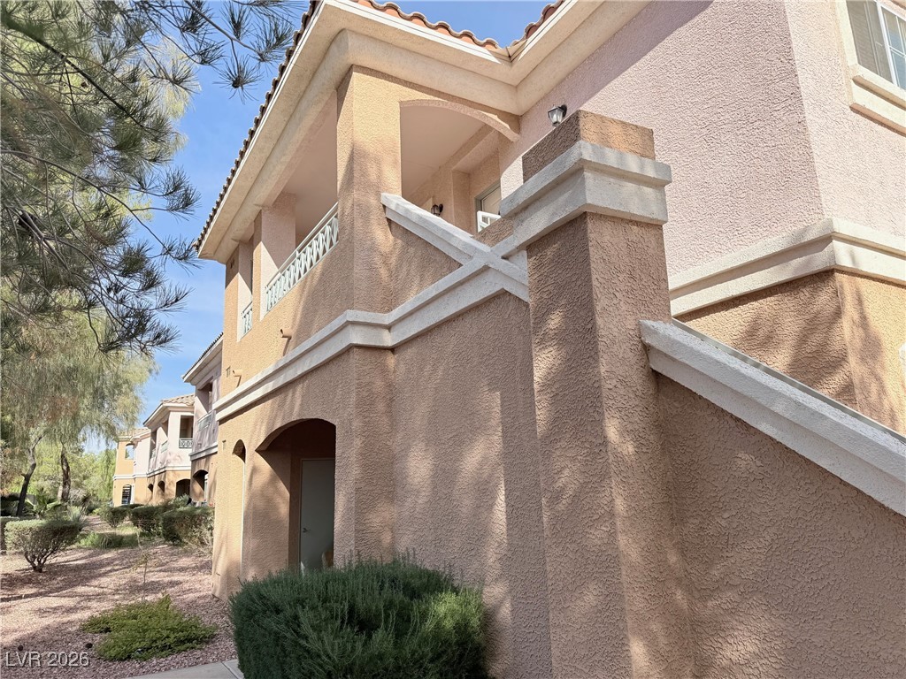 401 Amber Pine Street 202