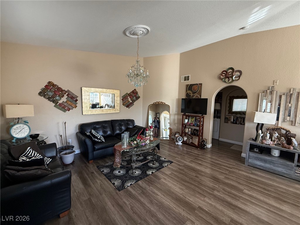 401 Amber Pine Street 202