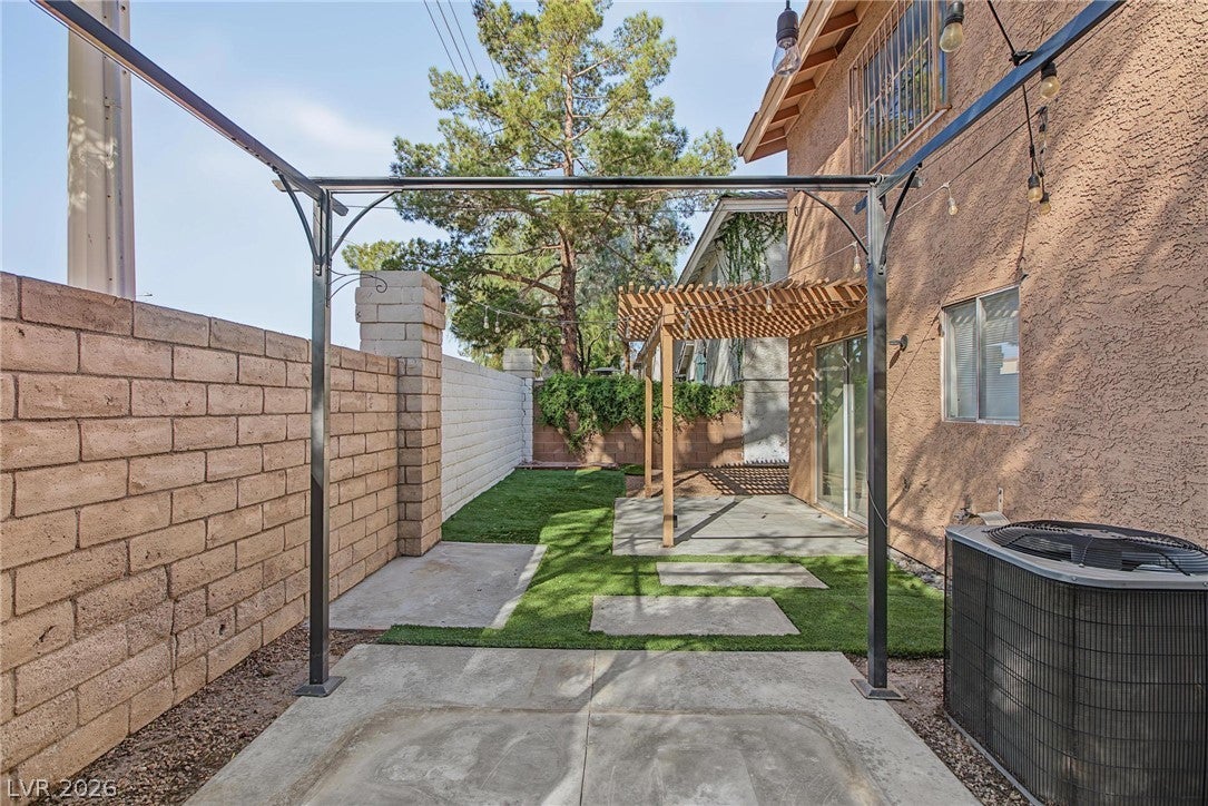 2915 Pine Nut Way