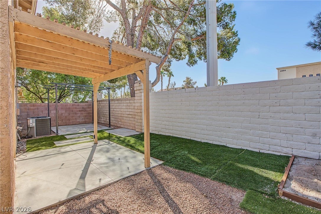 2915 Pine Nut Way