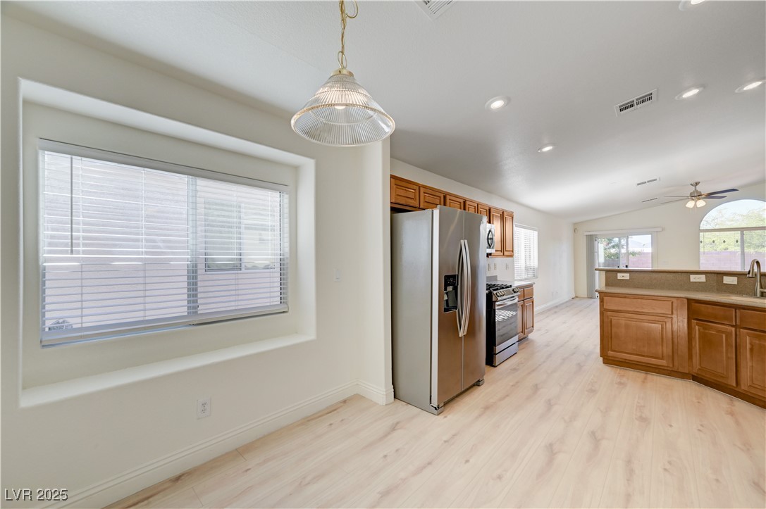 1095 Snow Roof Avenue