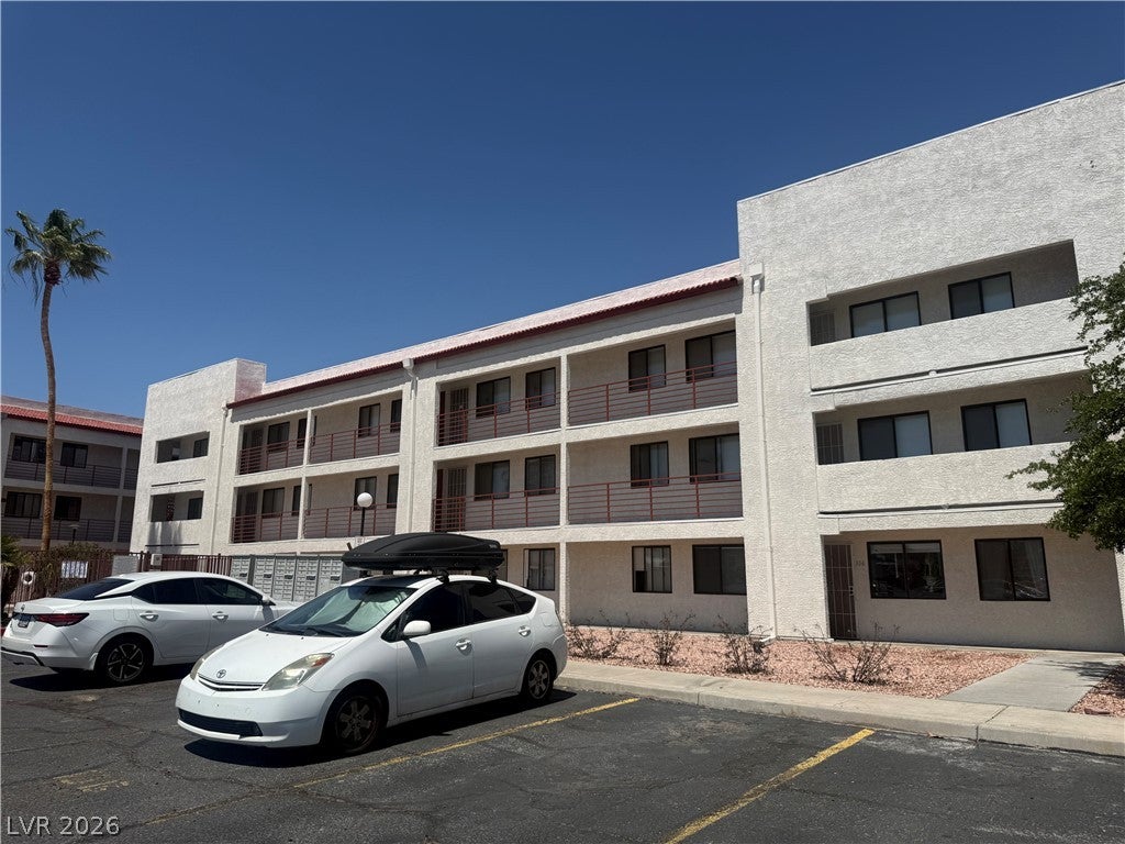 1381 E University Avenue 312