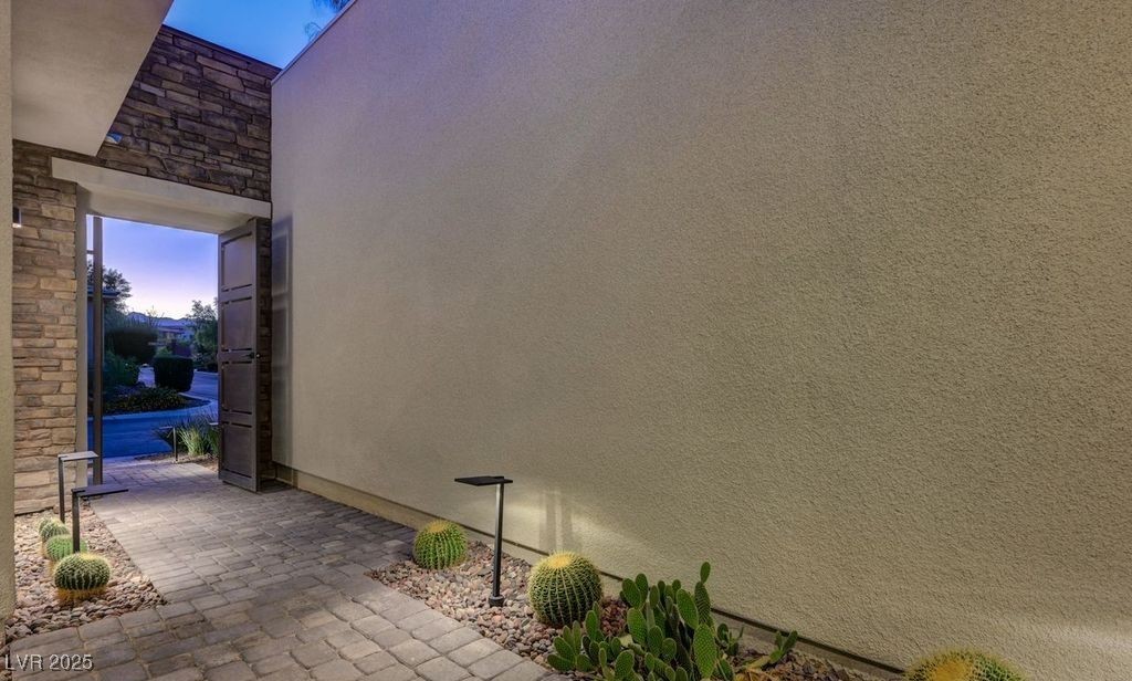 68 Grey Feather Drive