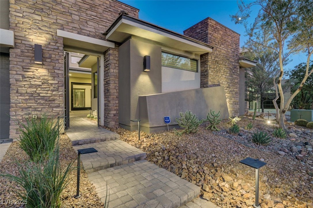 68 Grey Feather Drive