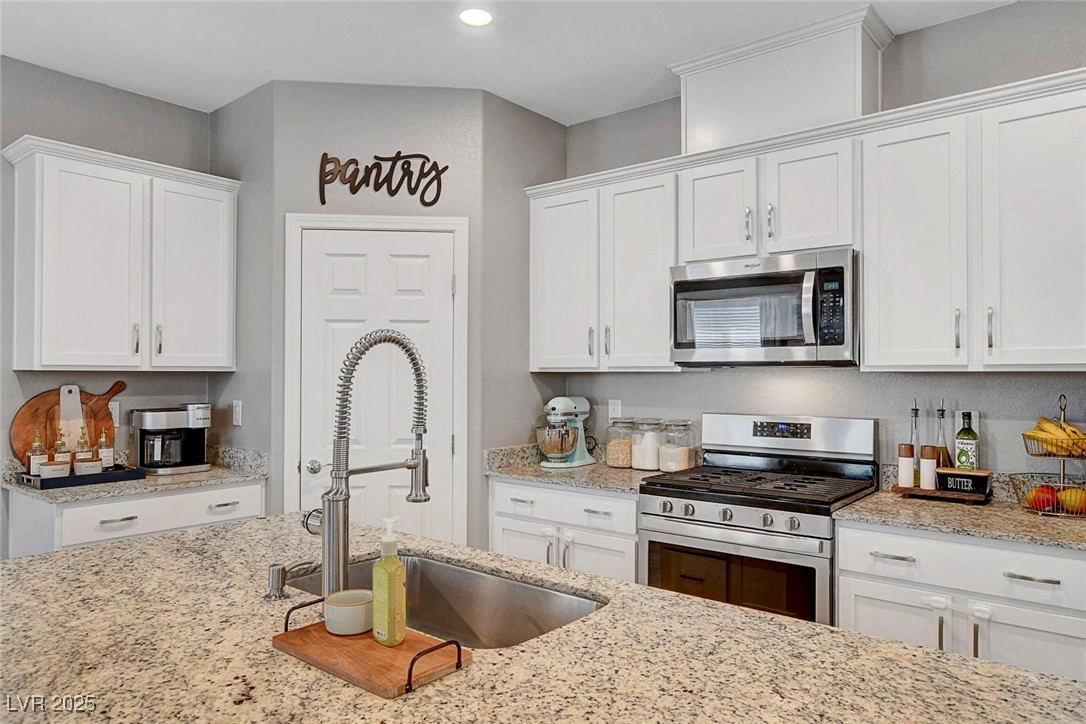 5957 Olivine Falls Avenue, Las Vegas, Nevada image 25