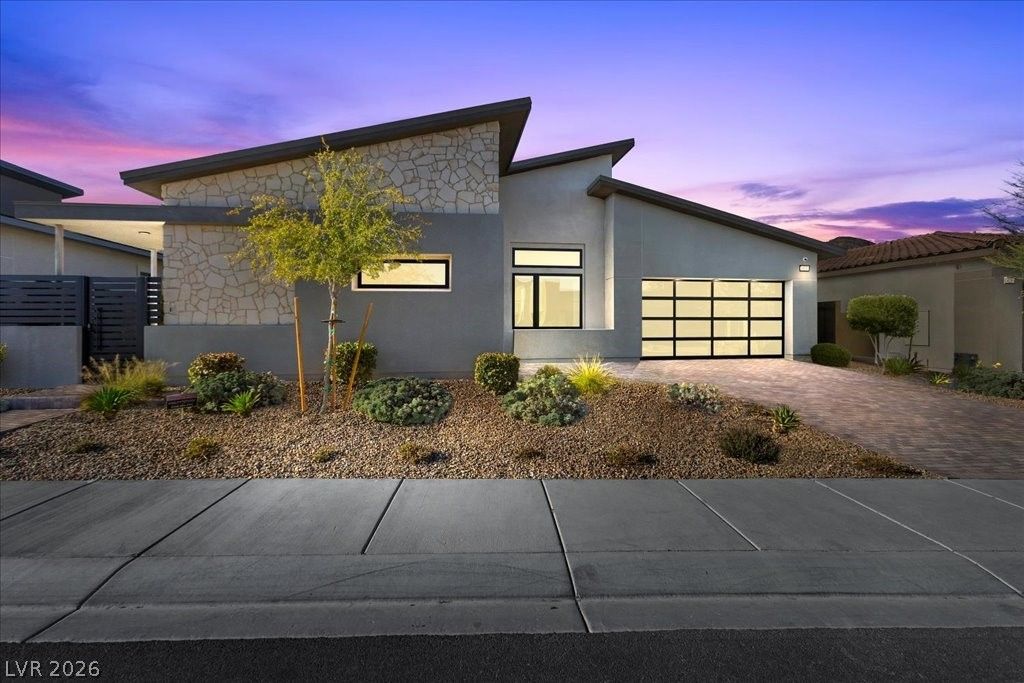 Photo of 413 Highview Ridge Avenue, Las Vegas, NV 89138 (MLS # 2754838)