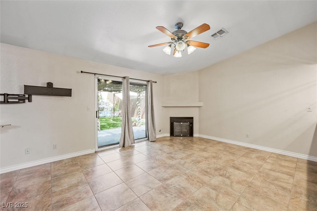 Las Vegas, Nevada 89108, United States, 3 Bedrooms Bedrooms, ,2 BathroomsBathrooms,Residential,Pending,147977