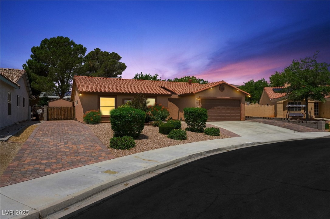 Las Vegas, Nevada 89108, United States, 3 Bedrooms Bedrooms, ,2 BathroomsBathrooms,Residential,Pending,147977