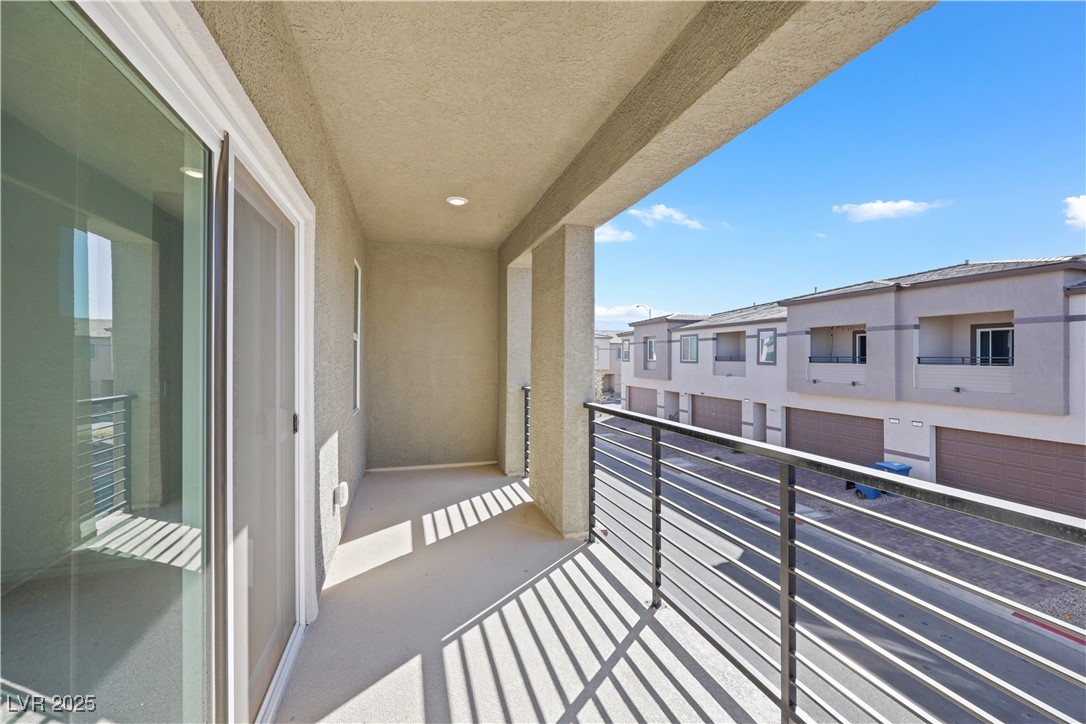Henderson, Nevada 89015, United States, 2 Bedrooms Bedrooms, ,2 BathroomsBathrooms,Residential,Active,214714