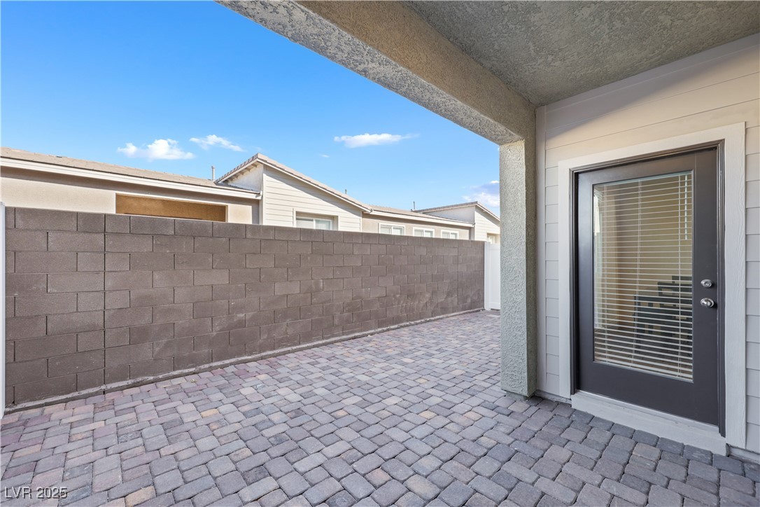 Henderson, Nevada 89015, United States, 2 Bedrooms Bedrooms, ,2 BathroomsBathrooms,Residential,Active,214714