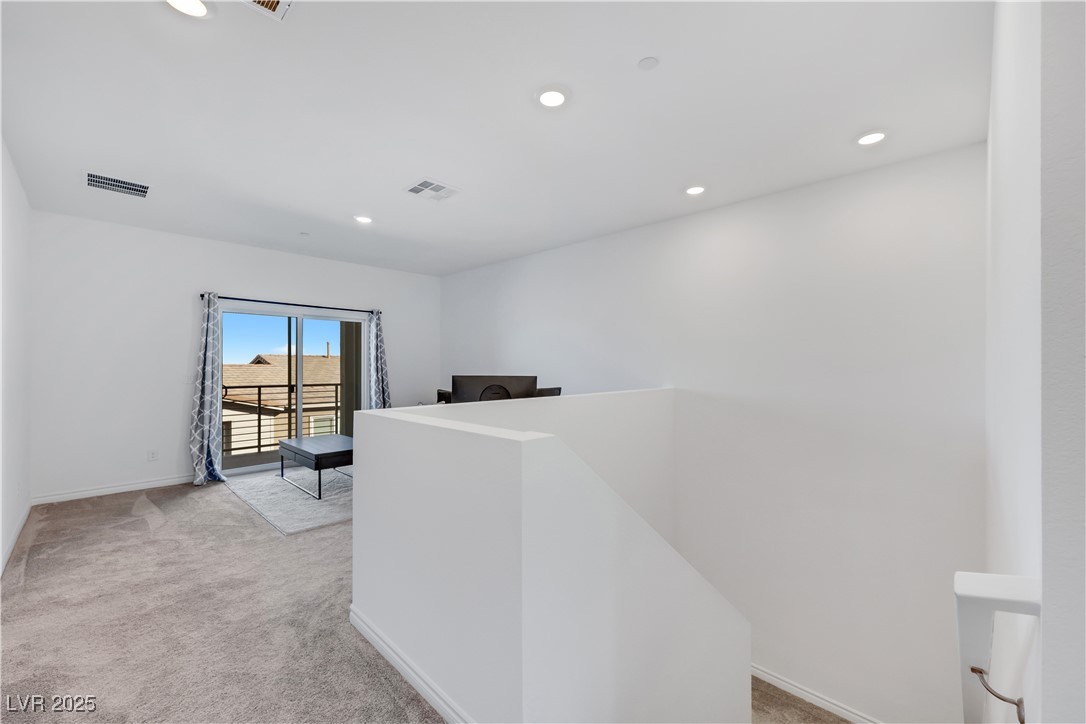 Henderson, Nevada 89015, United States, 2 Bedrooms Bedrooms, ,2 BathroomsBathrooms,Residential,Active,214714