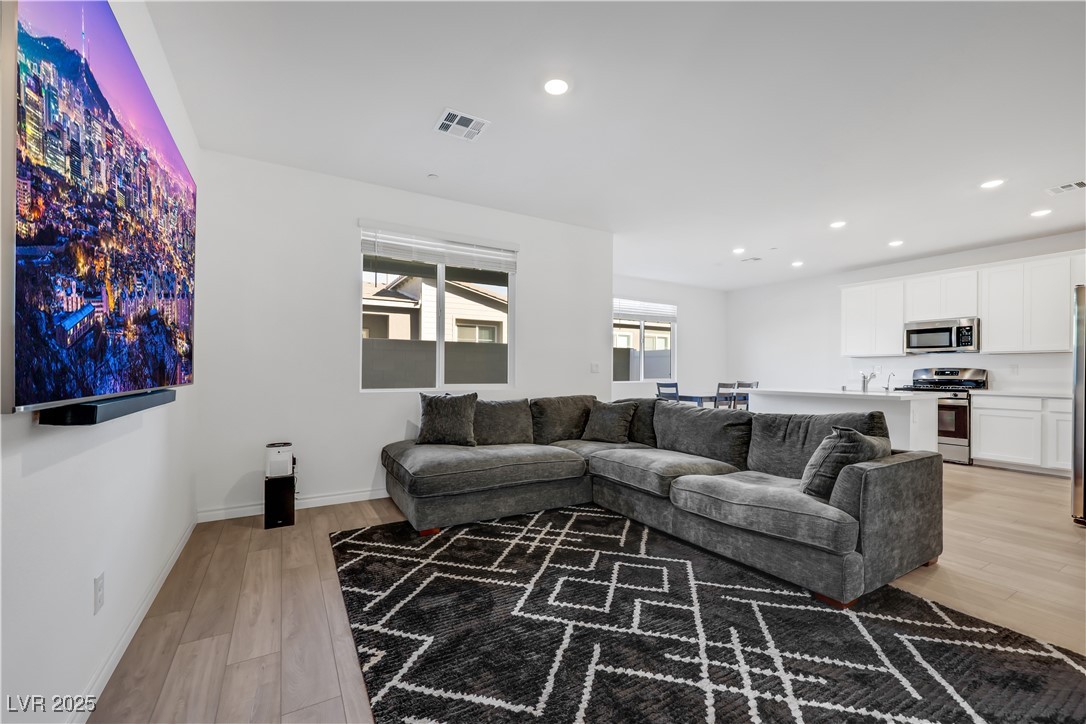 234 WALSH PEAK Avenue