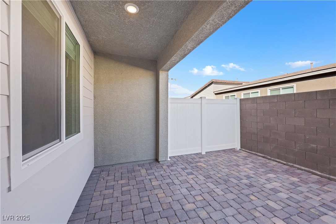 Henderson, Nevada 89015, United States, 2 Bedrooms Bedrooms, ,2 BathroomsBathrooms,Residential,Active,214714