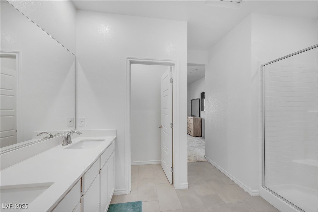 Henderson, Nevada 89015, United States, 2 Bedrooms Bedrooms, ,2 BathroomsBathrooms,Residential,Active,214714