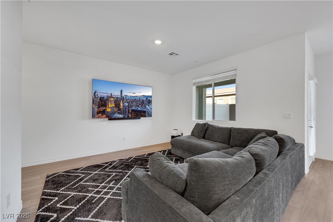 Henderson, Nevada 89015, United States, 2 Bedrooms Bedrooms, ,2 BathroomsBathrooms,Residential,Active,214714