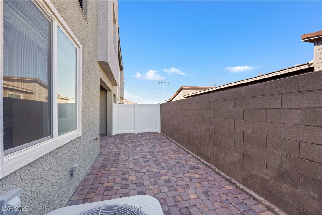 Henderson, Nevada 89015, United States, 2 Bedrooms Bedrooms, ,2 BathroomsBathrooms,Residential,Active,214714