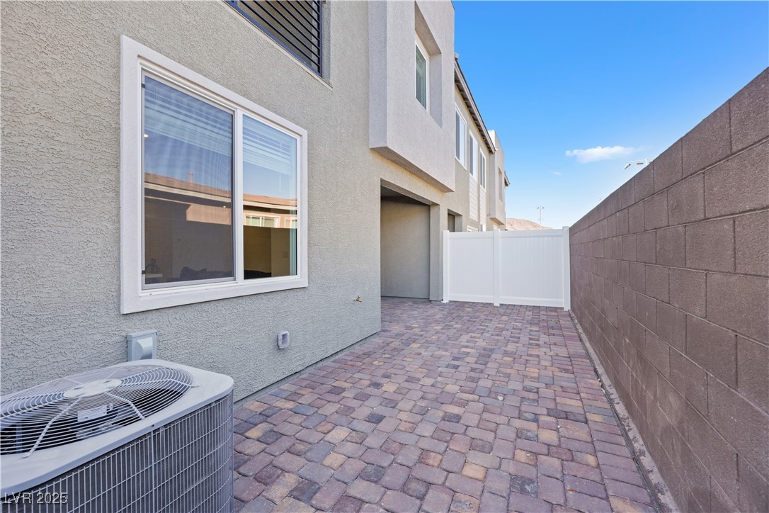 Henderson, Nevada 89015, United States, 2 Bedrooms Bedrooms, ,2 BathroomsBathrooms,Residential,Active,214714