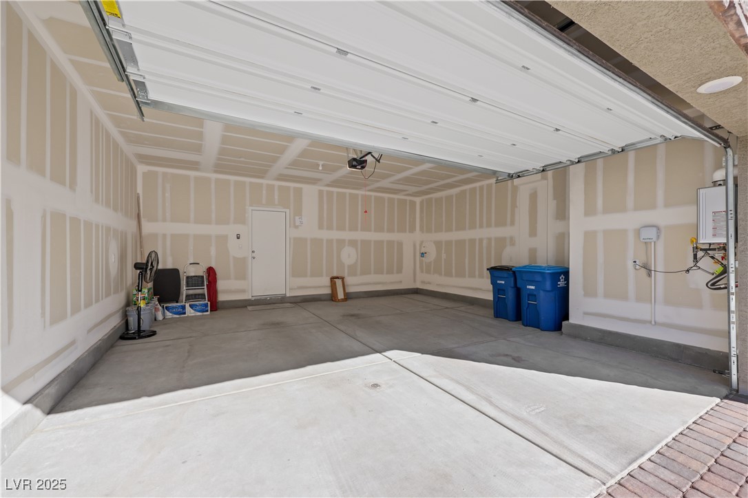 Henderson, Nevada 89015, United States, 2 Bedrooms Bedrooms, ,2 BathroomsBathrooms,Residential,Active,214714