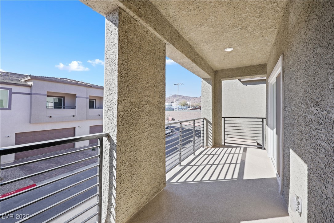 Henderson, Nevada 89015, United States, 2 Bedrooms Bedrooms, ,2 BathroomsBathrooms,Residential,Active,214714