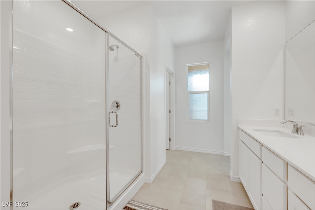 Henderson, Nevada 89015, United States, 2 Bedrooms Bedrooms, ,2 BathroomsBathrooms,Residential,Active,214714