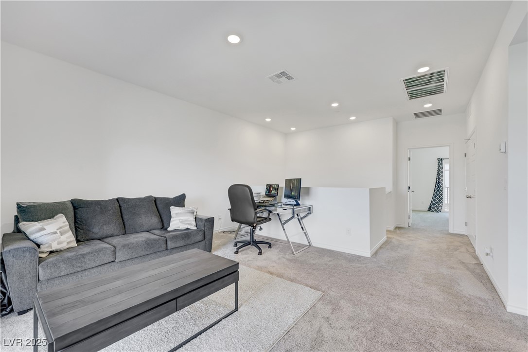 Henderson, Nevada 89015, United States, 2 Bedrooms Bedrooms, ,2 BathroomsBathrooms,Residential,Active,214714