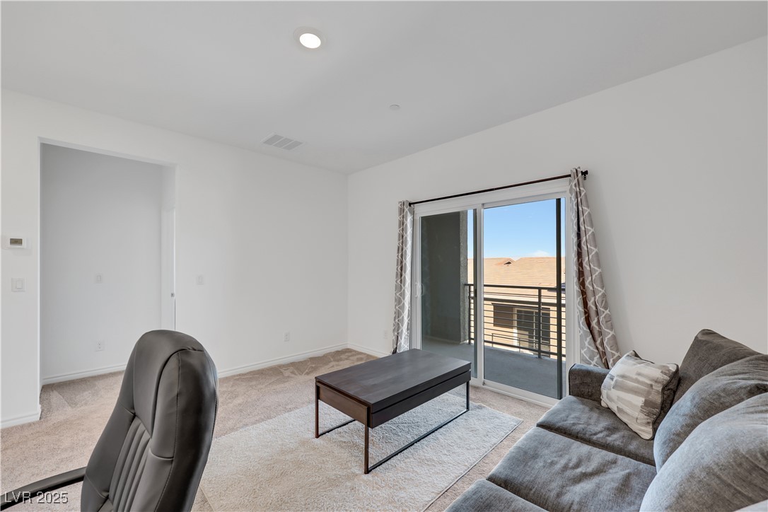 Henderson, Nevada 89015, United States, 2 Bedrooms Bedrooms, ,2 BathroomsBathrooms,Residential,Active,214714