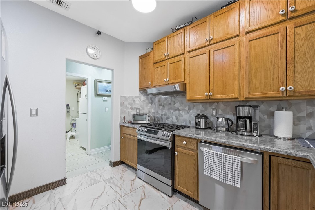 Las Vegas, Nevada 89134, United States, 2 Bedrooms Bedrooms, ,2 BathroomsBathrooms,Residential,Active,121052