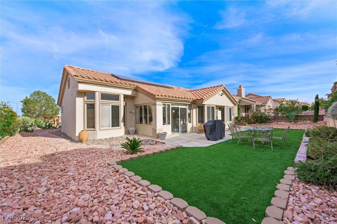 Las Vegas, Nevada 89134, United States, 2 Bedrooms Bedrooms, ,2 BathroomsBathrooms,Residential,Active,121052