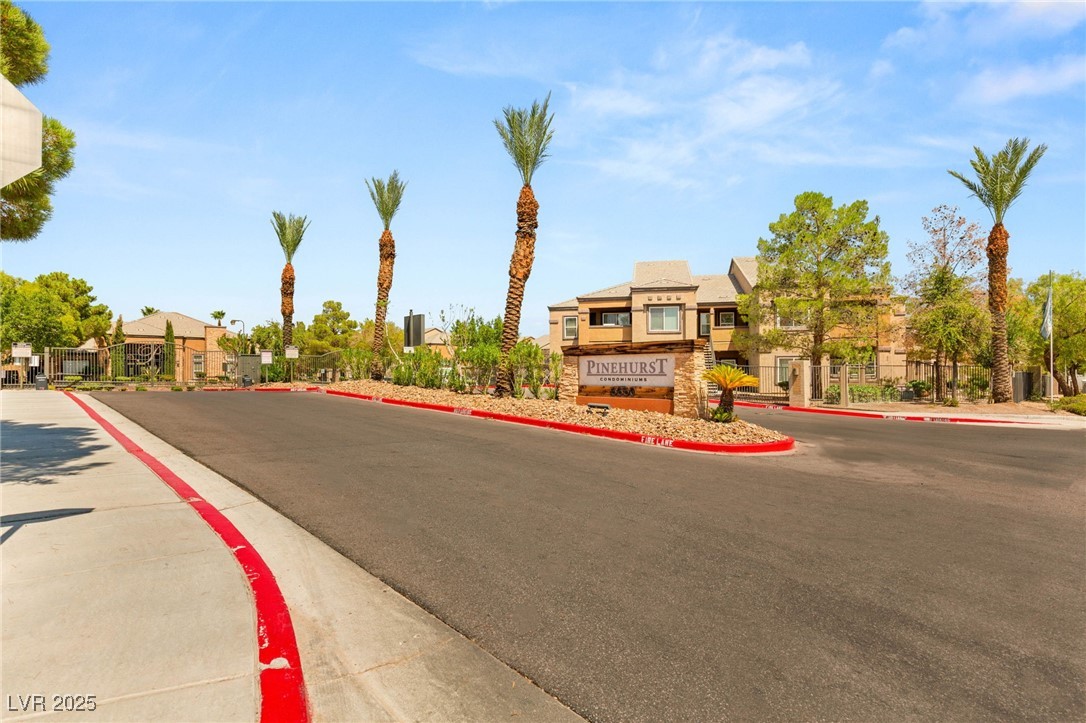 Las Vegas, Nevada 89118, United States, 2 Bedrooms Bedrooms, ,2 BathroomsBathrooms,Residential,Pending,208741