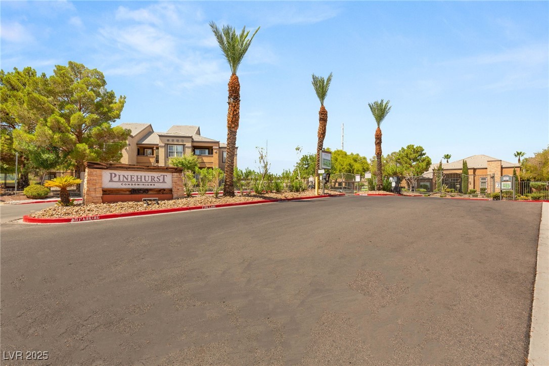 Las Vegas, Nevada 89118, United States, 2 Bedrooms Bedrooms, ,2 BathroomsBathrooms,Residential,Pending,208741