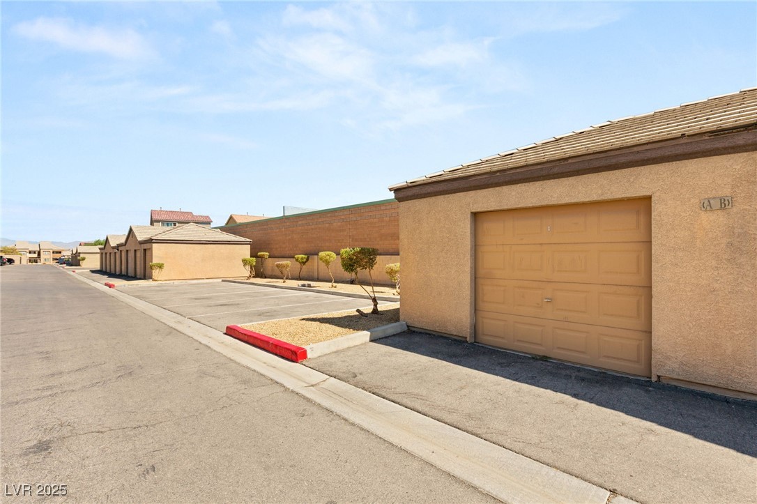 Las Vegas, Nevada 89118, United States, 2 Bedrooms Bedrooms, ,2 BathroomsBathrooms,Residential,Pending,208741