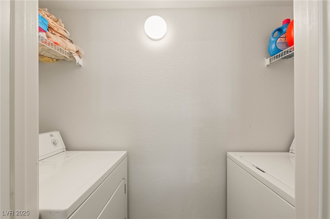 Las Vegas, Nevada 89118, United States, 2 Bedrooms Bedrooms, ,2 BathroomsBathrooms,Residential,Pending,208741