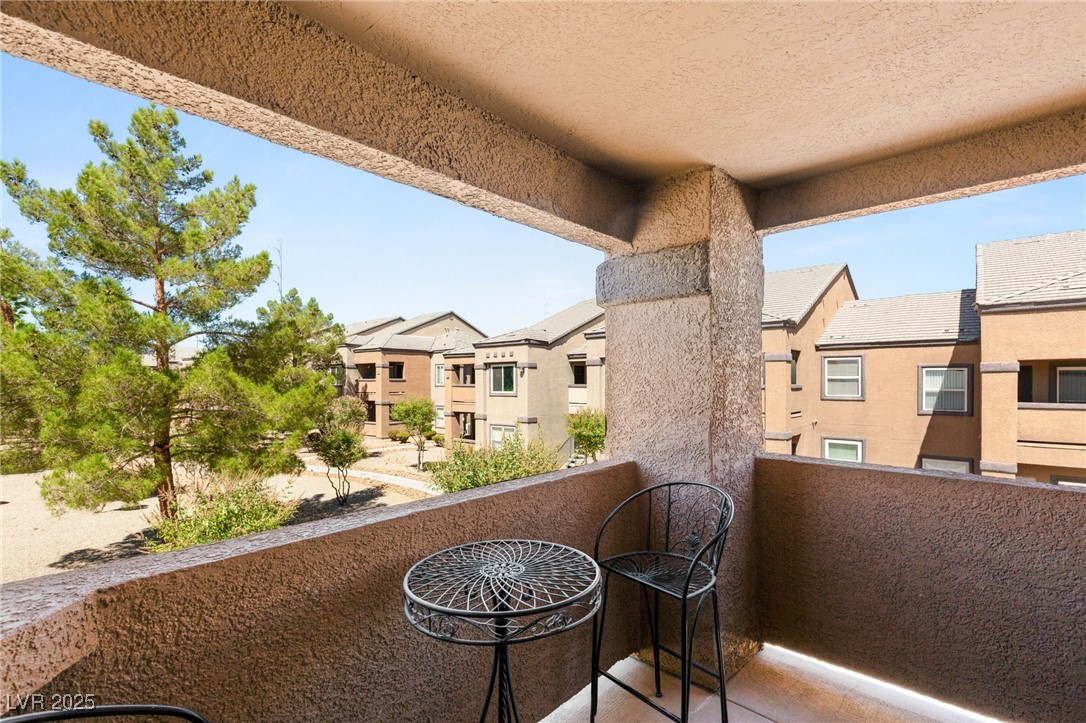 Las Vegas, Nevada 89118, United States, 2 Bedrooms Bedrooms, ,2 BathroomsBathrooms,Residential,Pending,208741