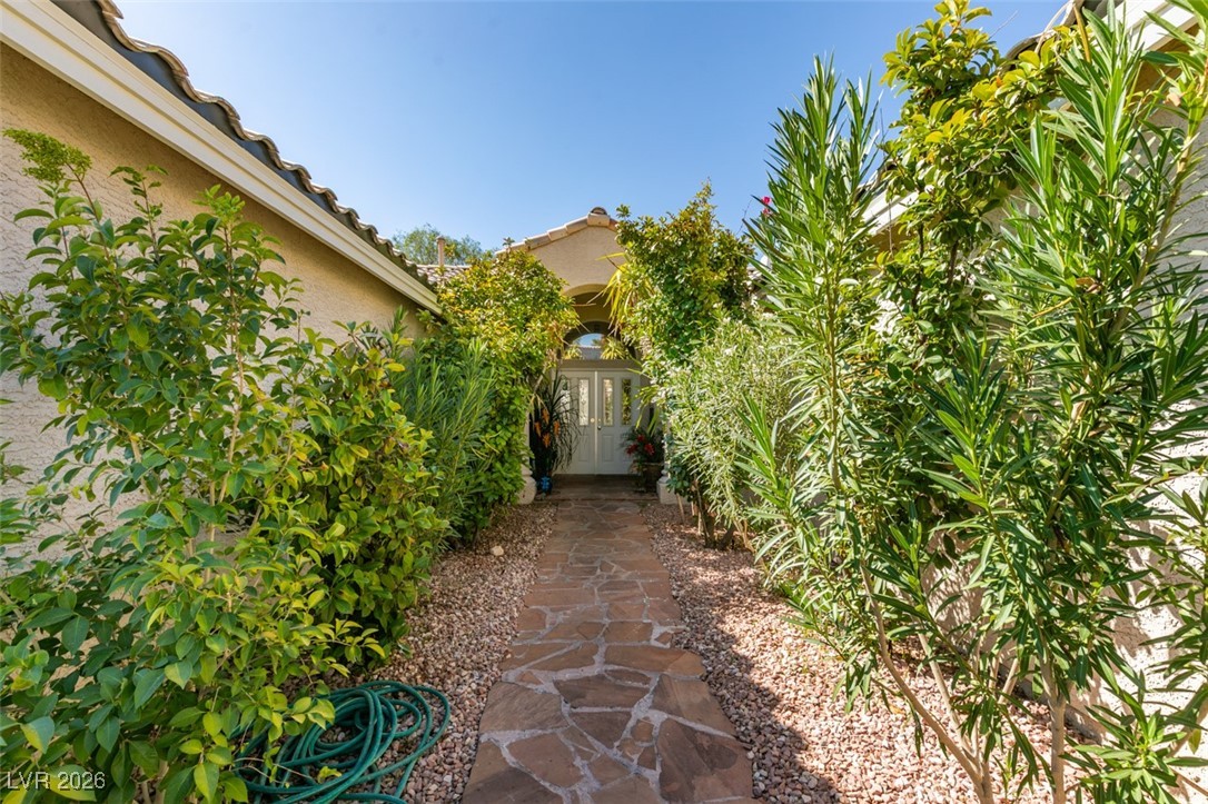 7813 Waterfalls Avenue