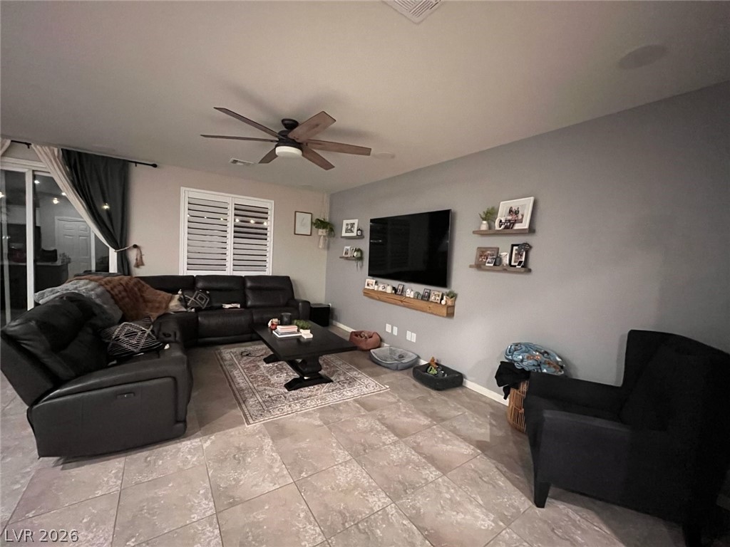 4507 Creekside Cavern Avenue