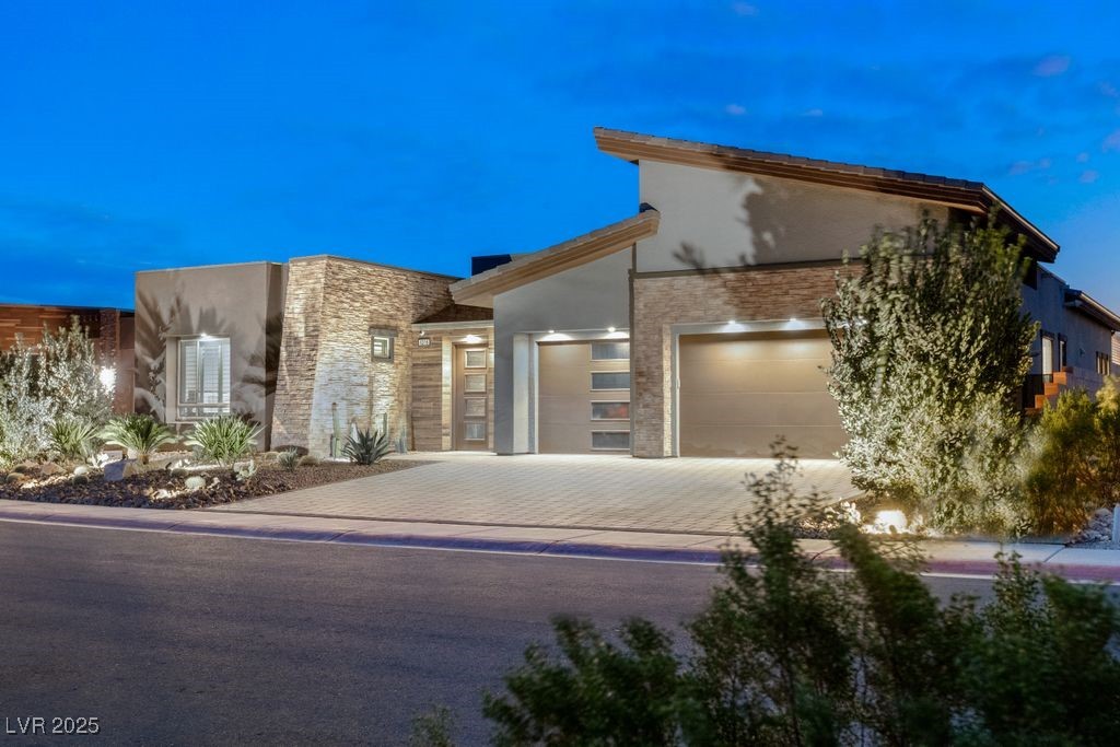 6216 BANDED STONES Court