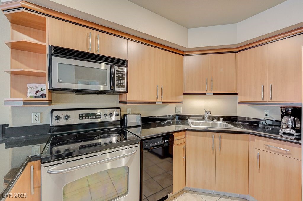 211 E Flamingo Road 601