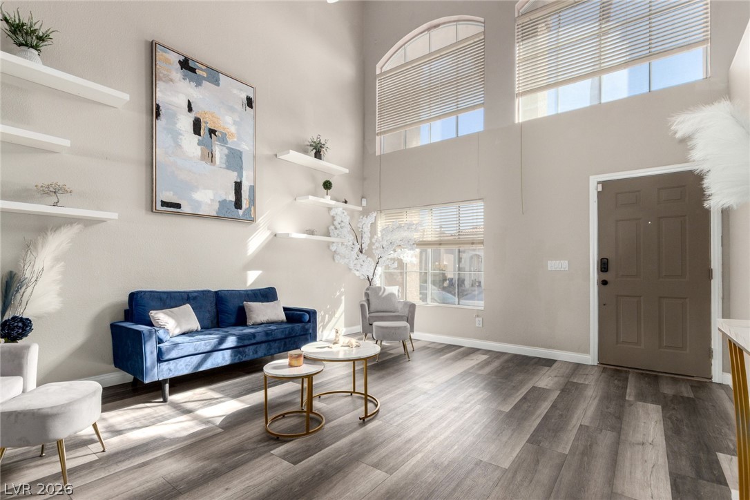 8624 W Gilmore Avenue