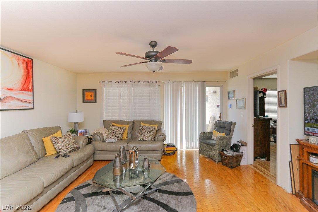 3125 N Buffalo Drive 1119